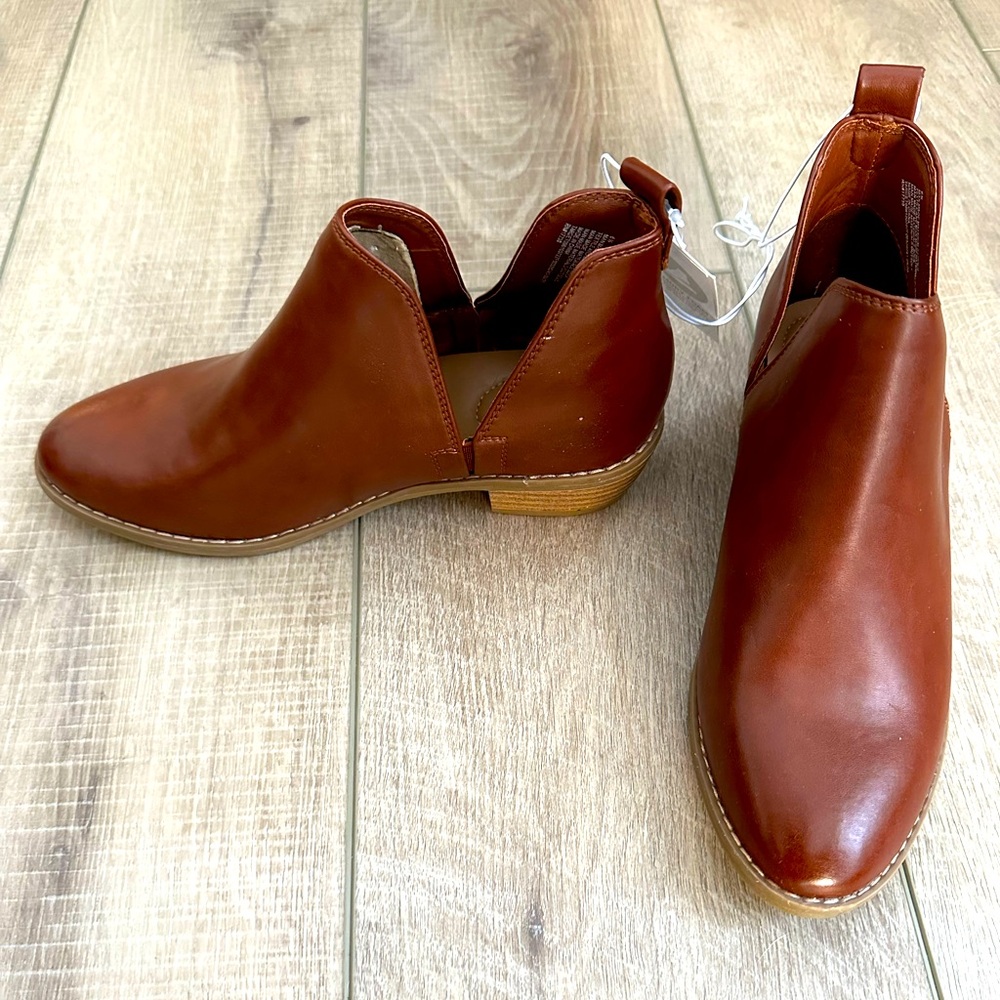 Short booties NWT